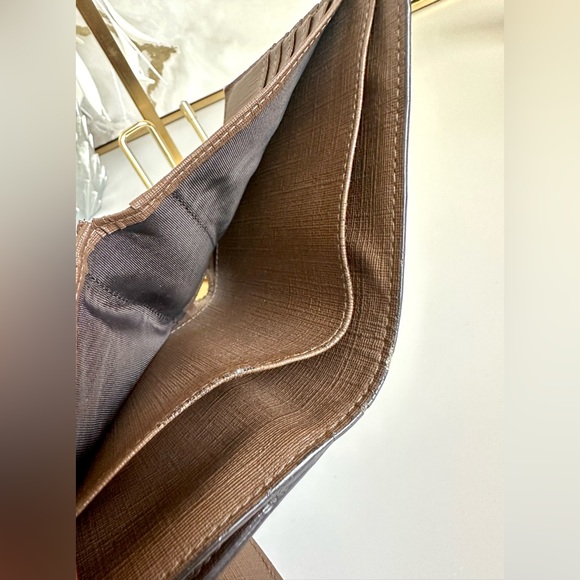 Vintage Gucci Bifold Wallet, AS IS, FINAL SALE - Picture 5 of 16